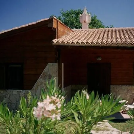 Tenuta Molino Di Mare- Ecoresort Con Villini Hotel 3*